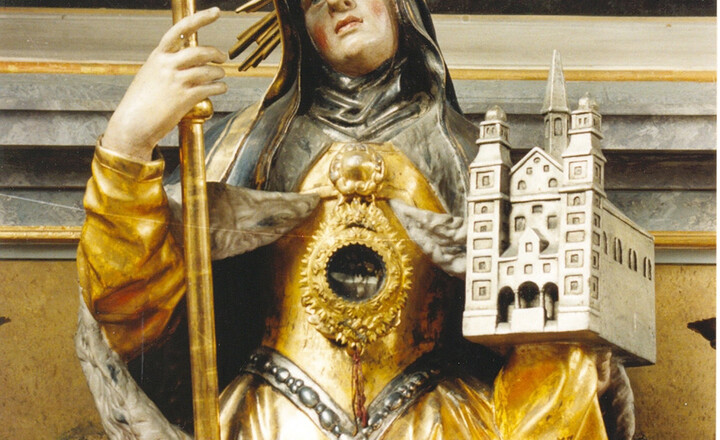 Büste der Heiligen in der Vituskirche